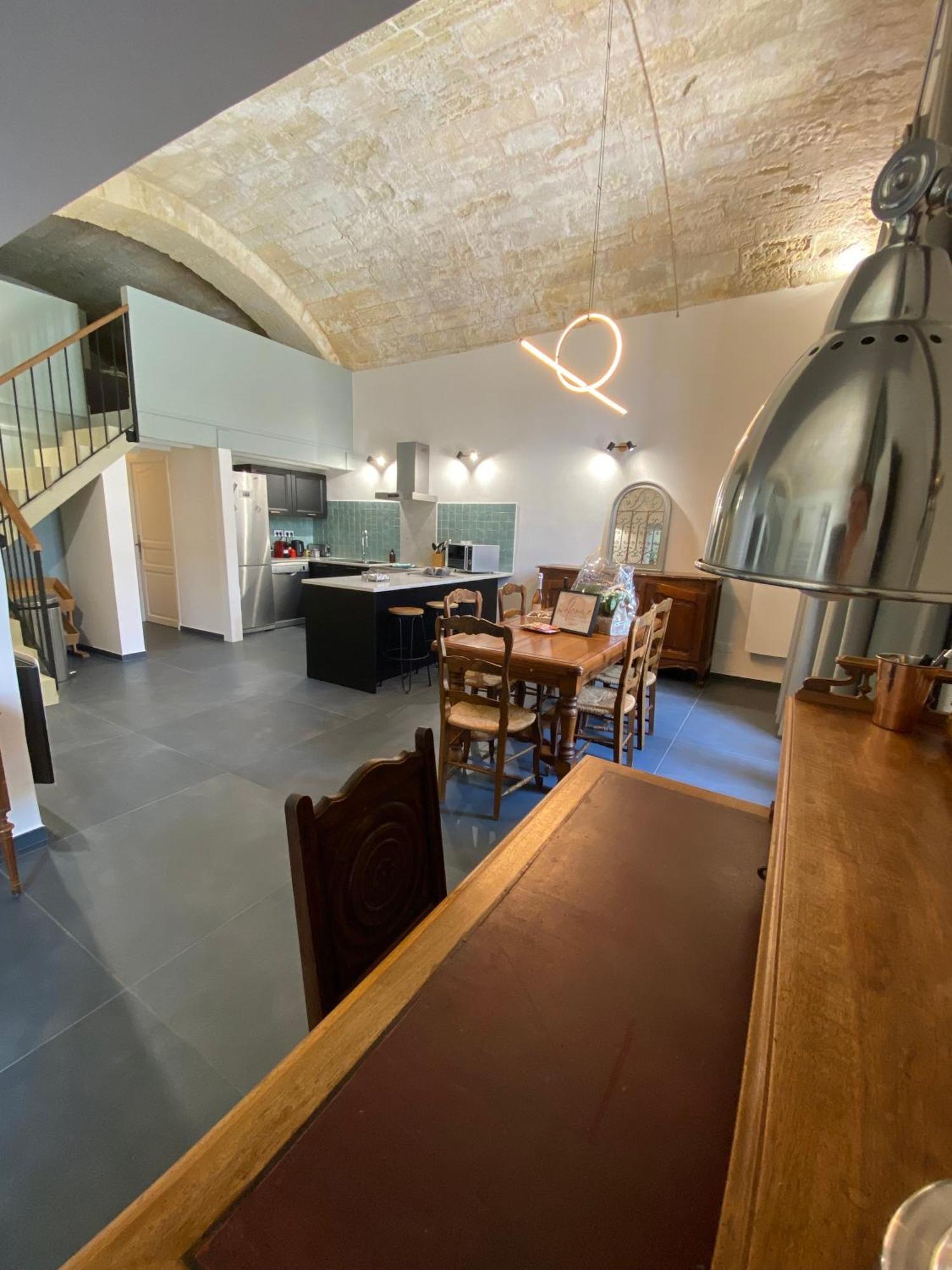 Appartement avec Piscine privée dans Résidence pour 6 personnes Uzès Extérieur photo