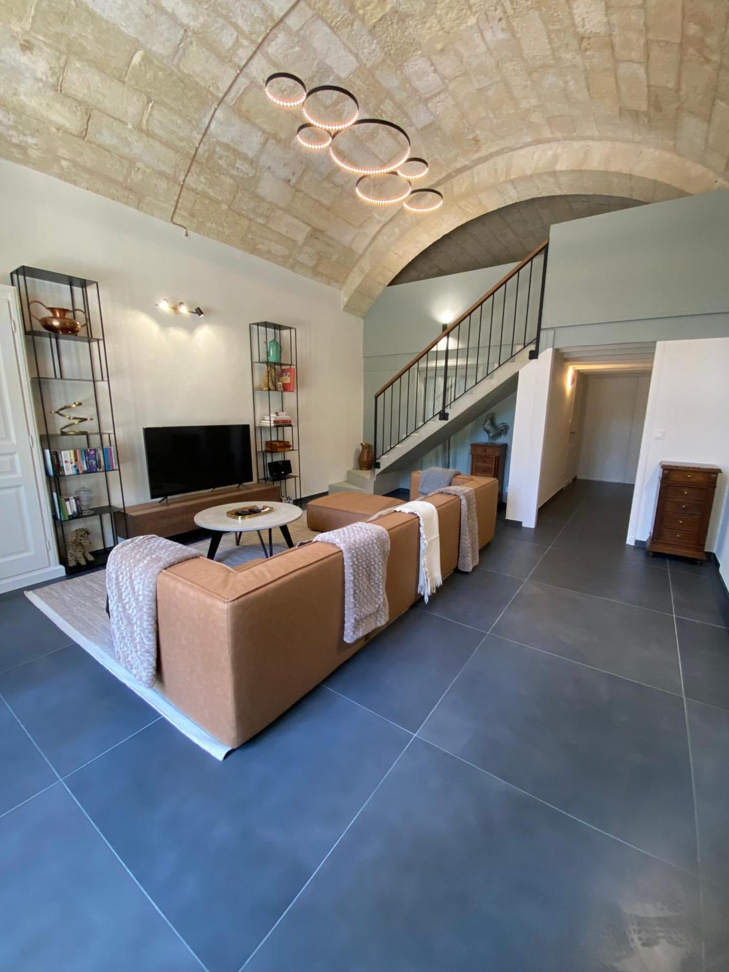 Appartement avec Piscine privée dans Résidence pour 6 personnes Uzès Extérieur photo
