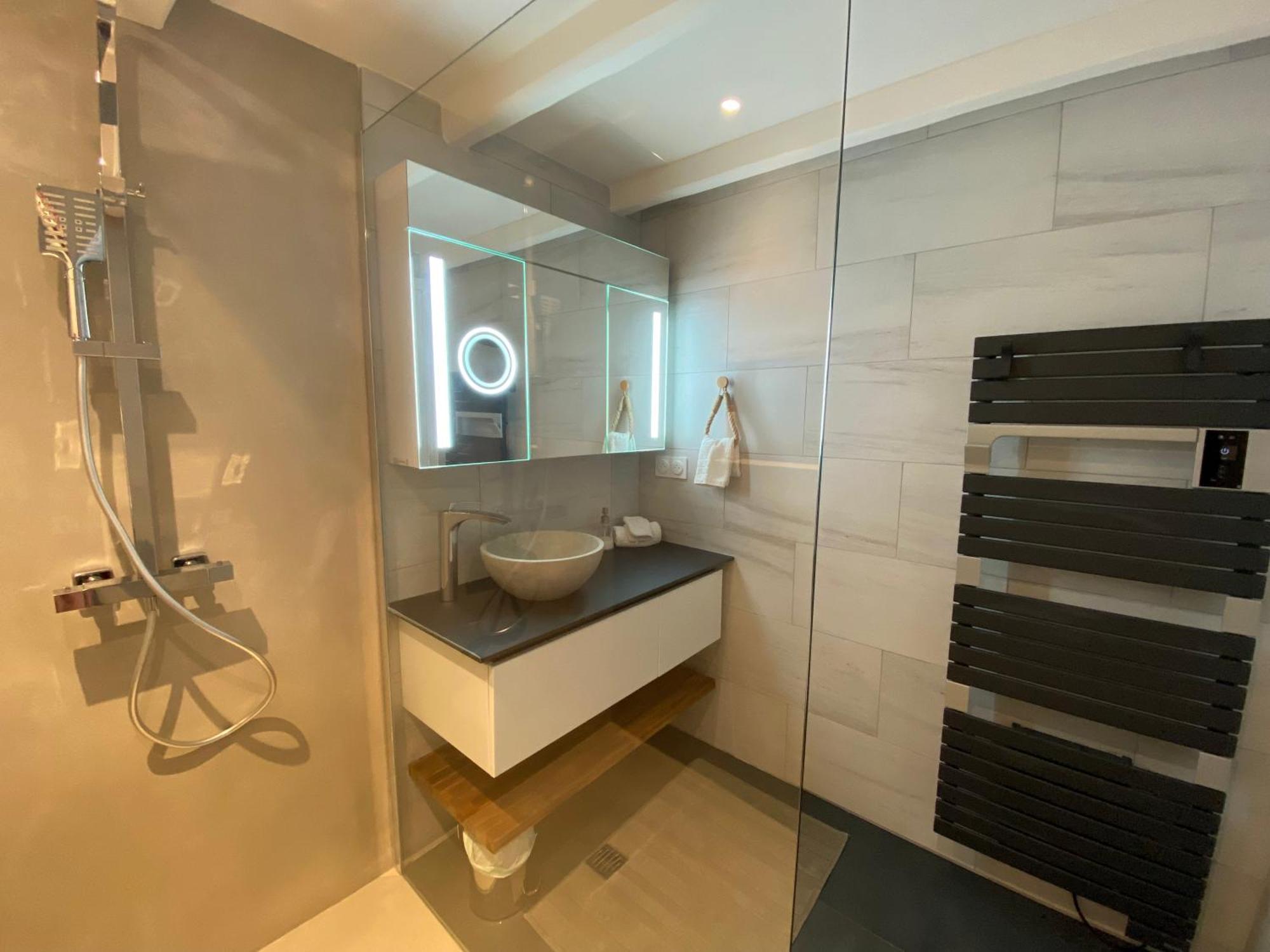 Appartement avec Piscine privée dans Résidence pour 6 personnes Uzès Extérieur photo