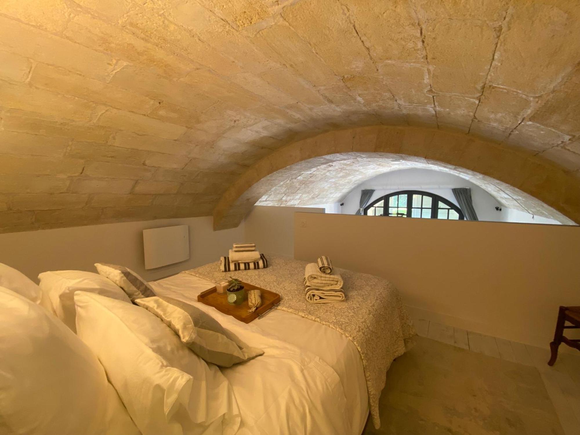Appartement avec Piscine privée dans Résidence pour 6 personnes Uzès Extérieur photo
