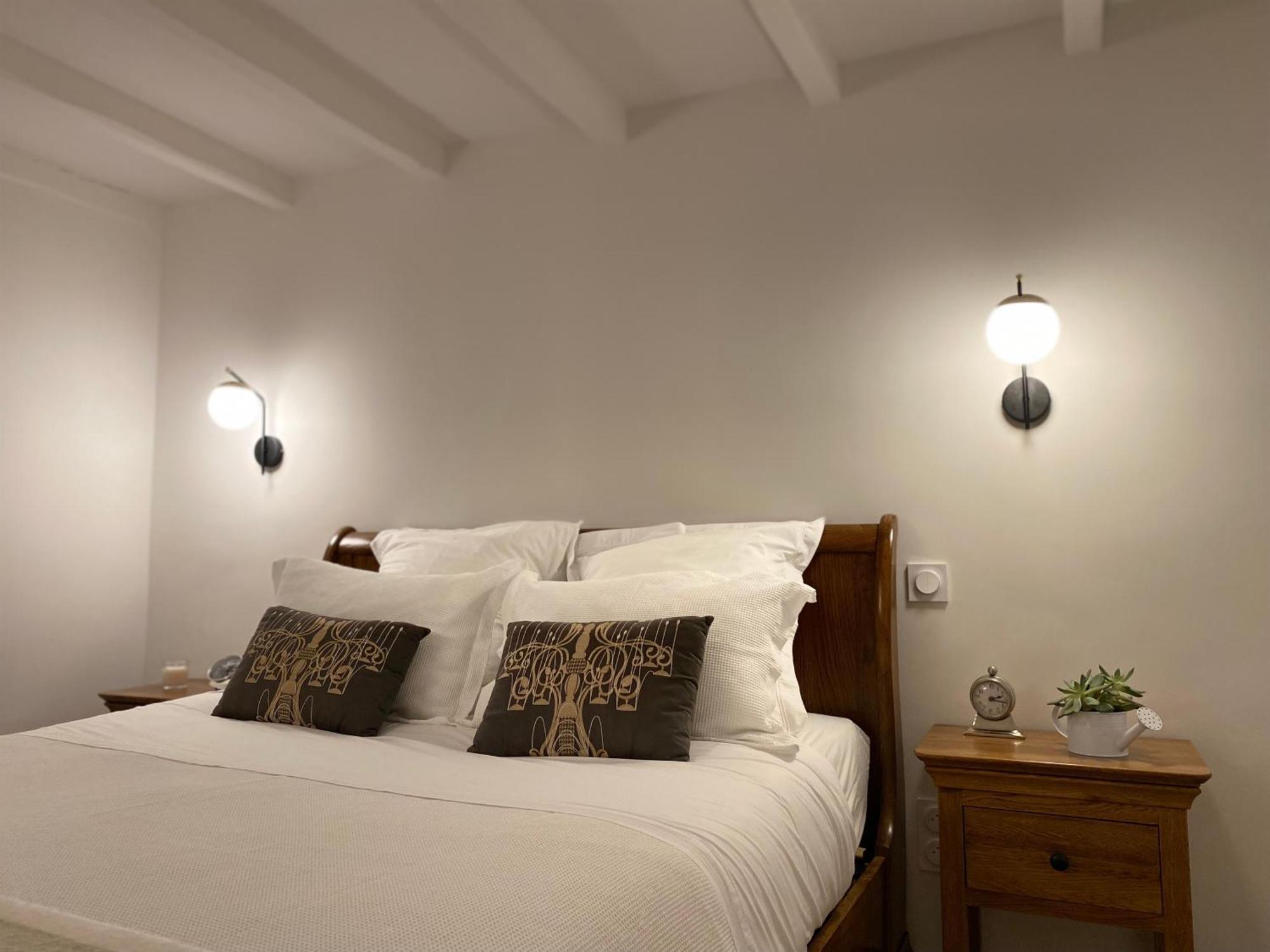 Appartement avec Piscine privée dans Résidence pour 6 personnes Uzès Extérieur photo