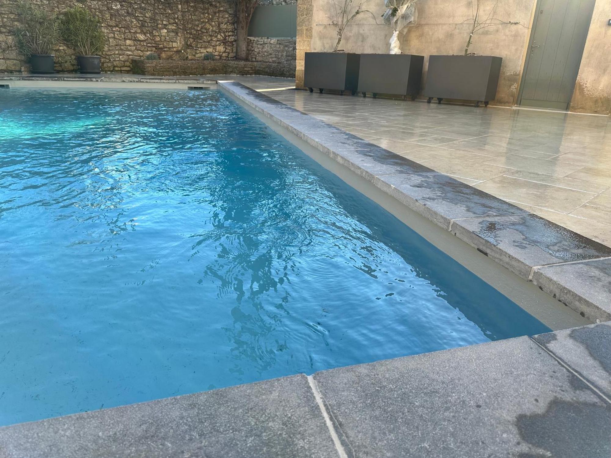 Appartement avec Piscine privée dans Résidence pour 6 personnes Uzès Extérieur photo