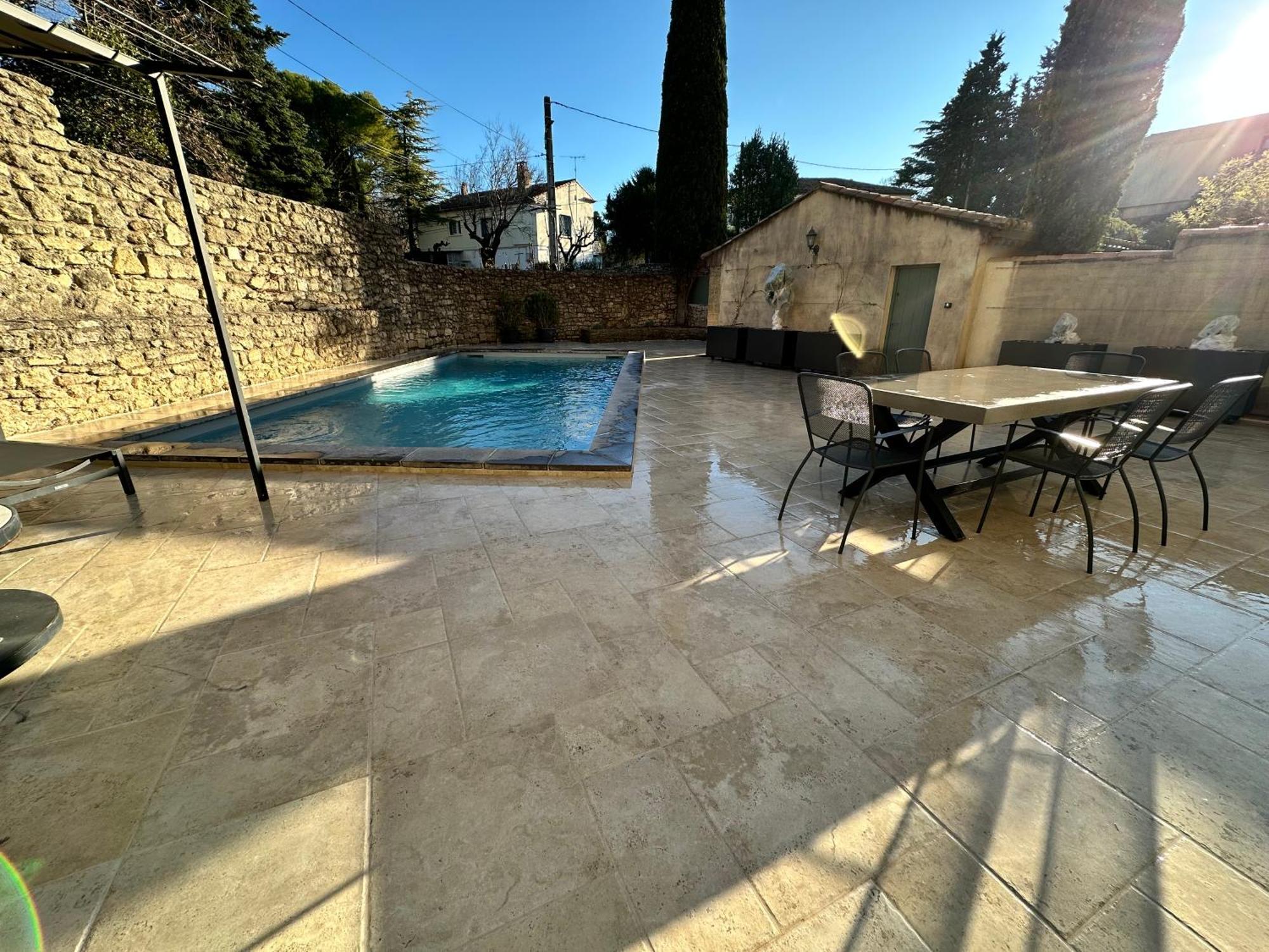 Appartement avec Piscine privée dans Résidence pour 6 personnes Uzès Extérieur photo